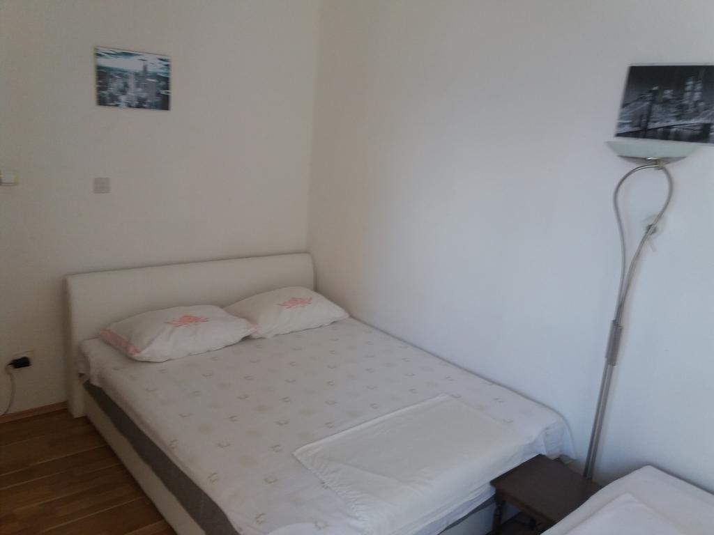 Studio Apartment Ema 斯普利特 外观 照片